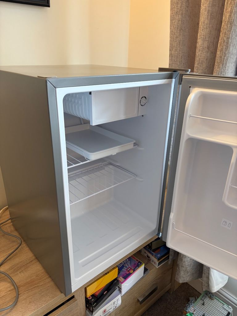 Midi Fridge - Like New - Excellent Condition