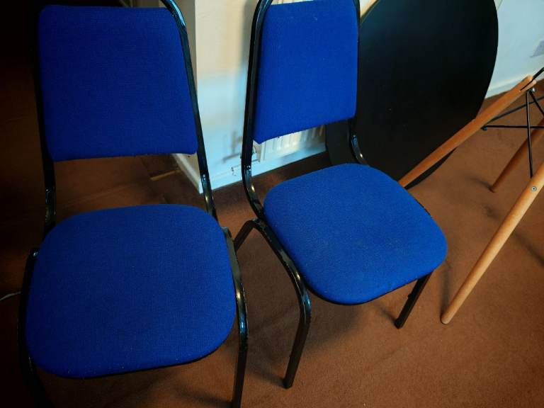 2 blue chairs 