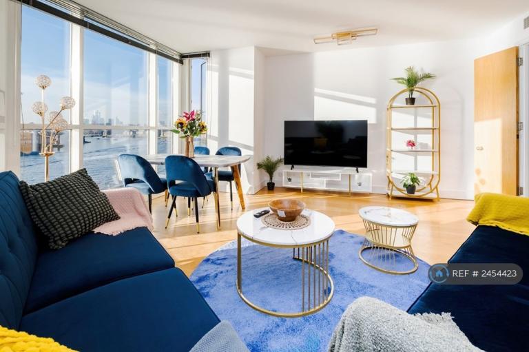 2 bedroom flat in Hanover House, London, E14 (2 bed) (#2454423)