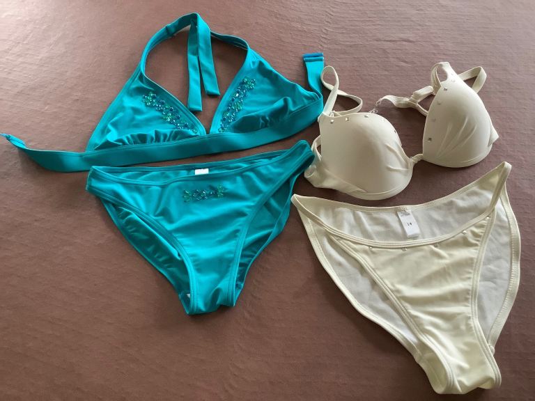 2 Ladies Bikinis, new/never worn, sizes 12 &14. Both for £4