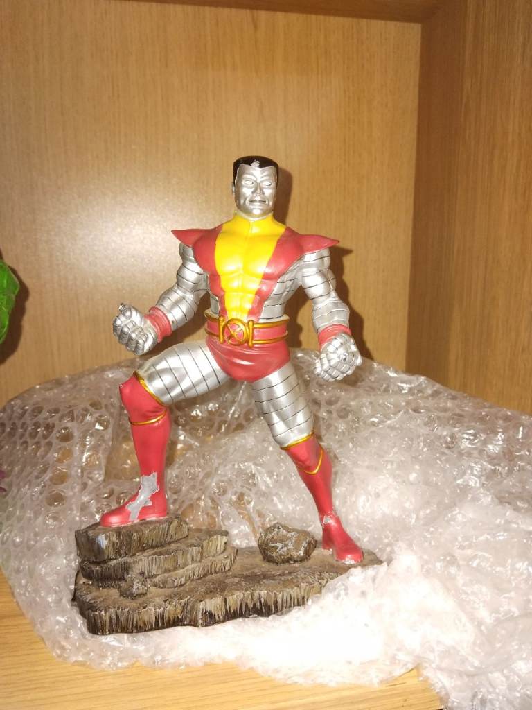 Statute figurine