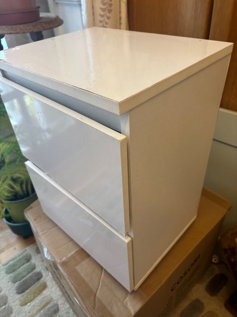 For free bedside table 