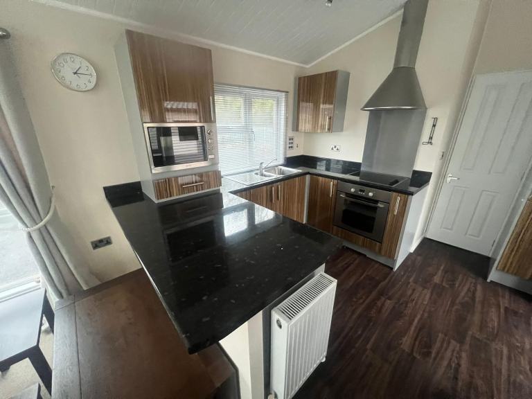 Static caravan / Lodge Prestige Seascape 42x14 2bed DG/CH - Free UK Delivery 