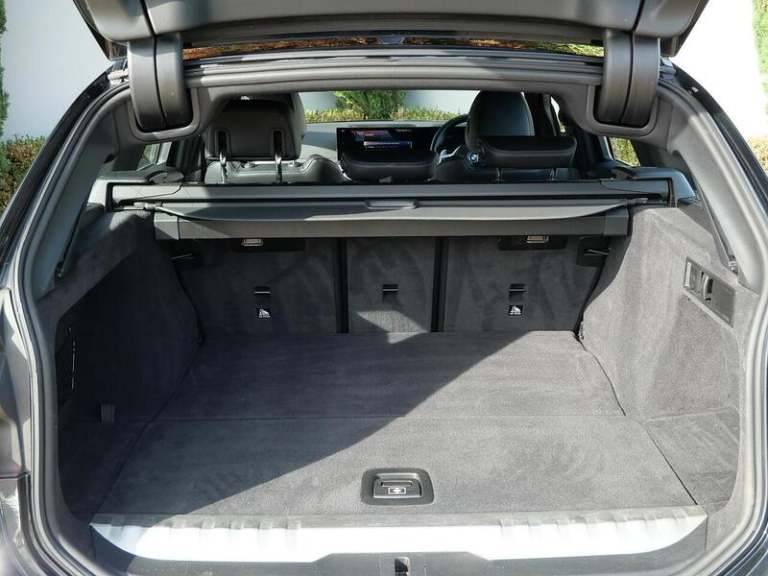 2022 BMW 3 Series 2.0 330e 12kWh M Sport Touring 5dr Petrol Plug-in Hybrid Auto Euro 6 (s/s)  Est...