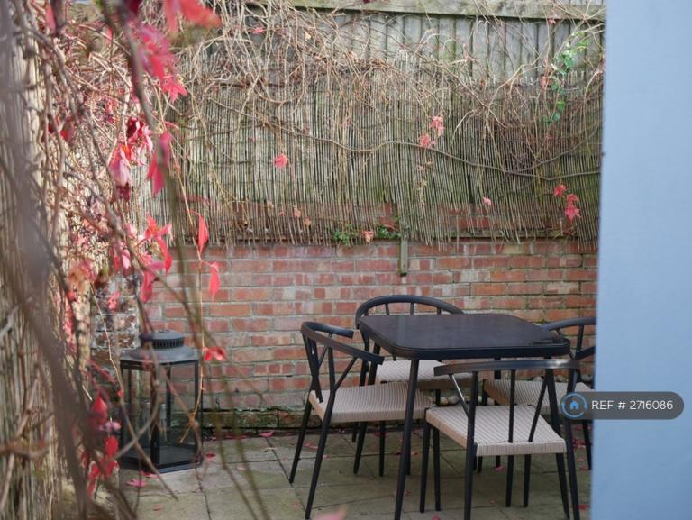 2 bedroom house in Union Street, Cheltenham, GL52 (2 bed) (#2716086)