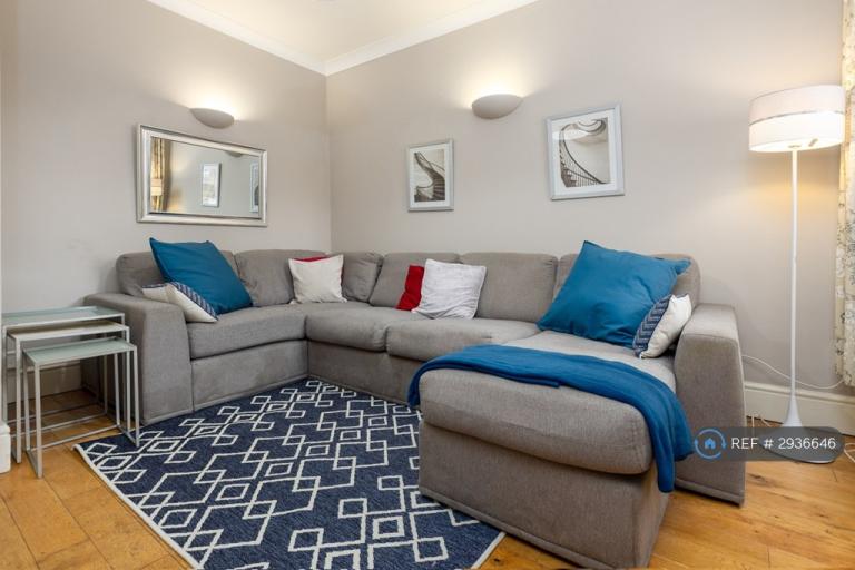 6 bedroom house in Kimbolton Avenue, Nottingham, NG7 (6 bed) (#2936646)