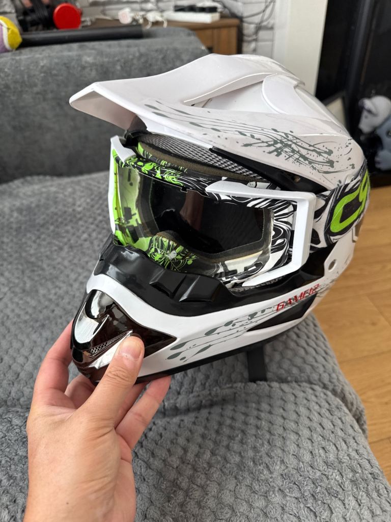 Crosser lid