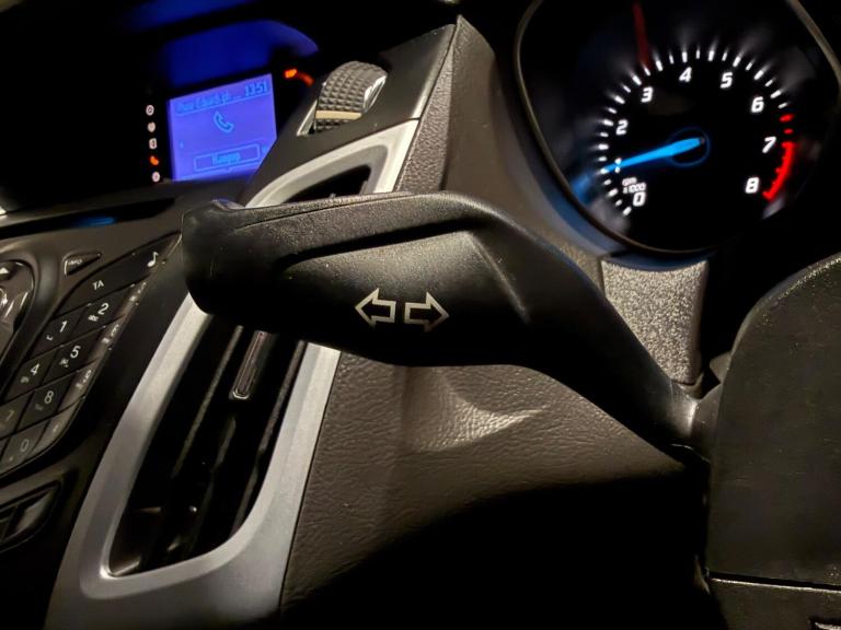 2011 Ford Focus 1.6 125 Zetec 5dr HATCHBACK PETROL Manual