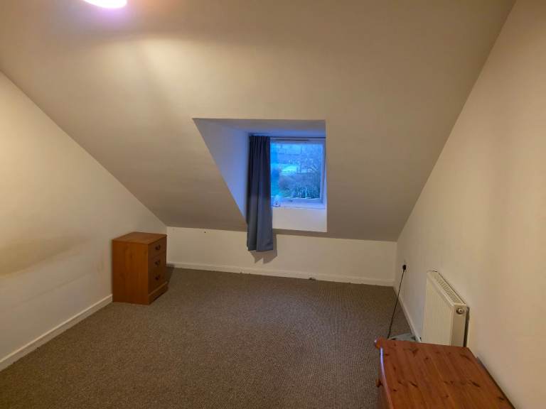 2 bedroom flat to let 