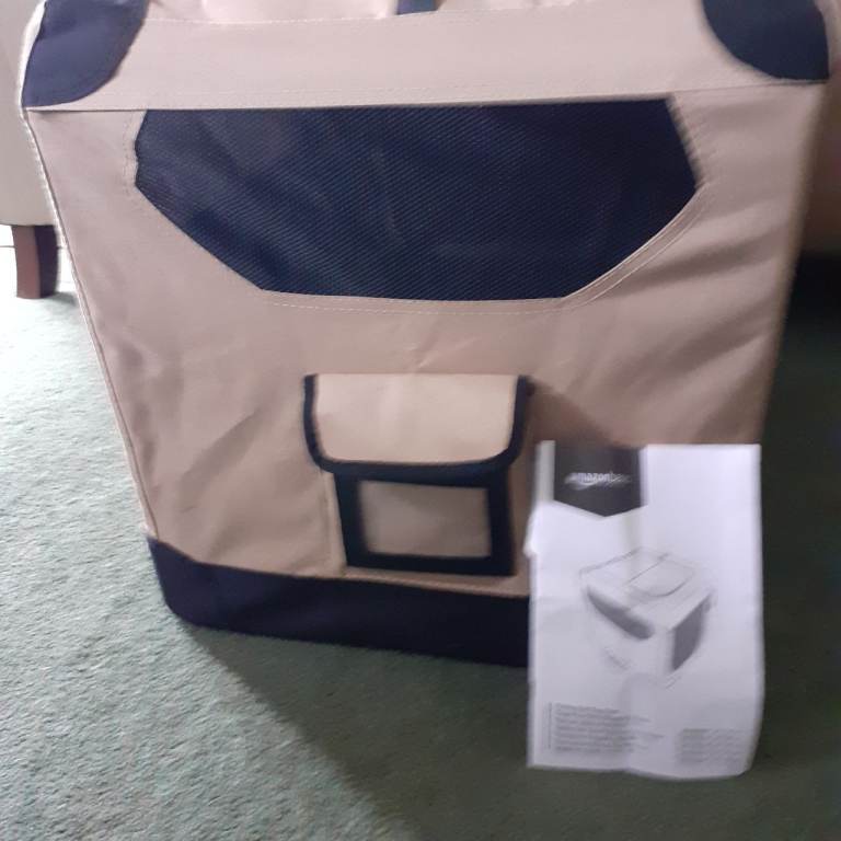 Amazon basics dog crate