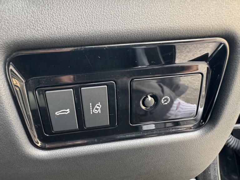 2017 Jaguar XE 2.0d R-Sport Auto Euro 6 (s/s) 4dr SALOON Diesel Automatic