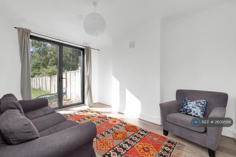 4 bedroom house in Hanover Road, London, NW10 (4 bed) (#2609566)