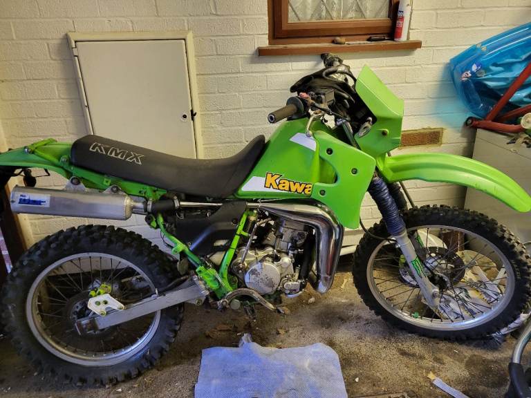 Kawasaki kmx 125 2000 model 