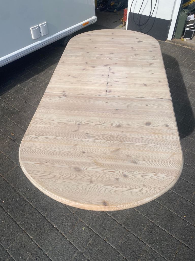 Ducal extending table