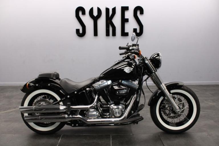 2017 Harley-Davidson FLS Softail Slim in Vivid Black