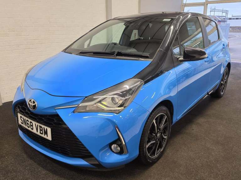 2018 Toyota Yaris 1.5 VVT-i Blue Bi-tone 5dr HATCHBACK PETROL Manual