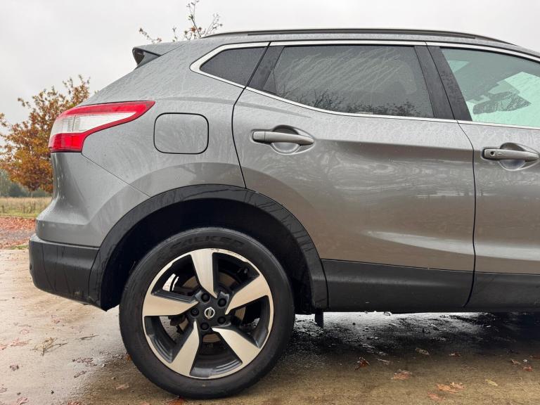 2017 Nissan Qashqai 1.5 dCi N-Vision 5dr HATCHBACK Diesel Manual