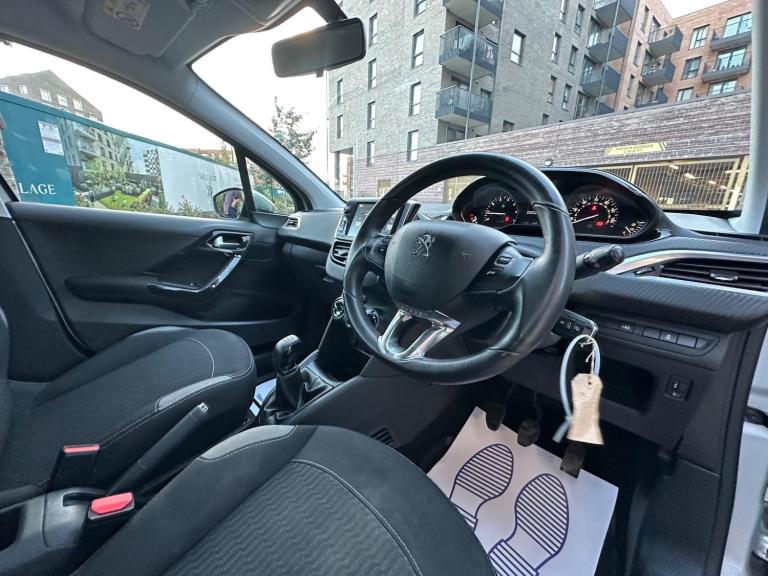 2017 Peugeot 208 1.2 PureTech Active Euro 6 5dr HATCHBACK Petrol Manual