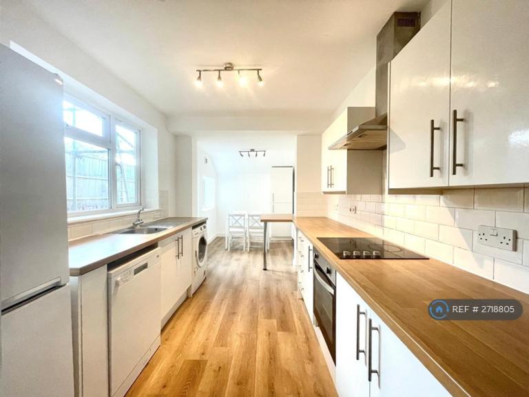 4 bedroom house in Ashley Down Road, Bristol, BS7 (4 bed) (#2718805)