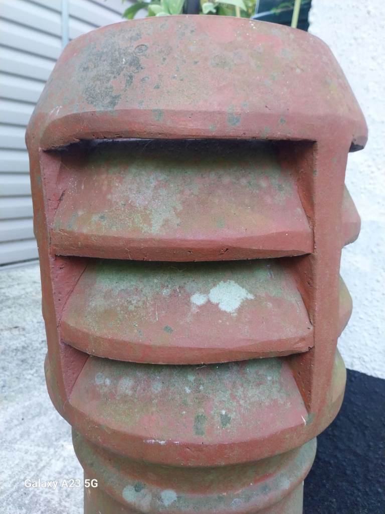 Terracotta Chimney Pot – Good Condition, Approx 78cm Tall