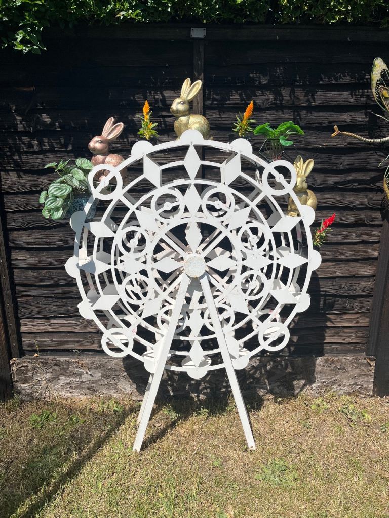 Garden metal ferris wheel plant stand