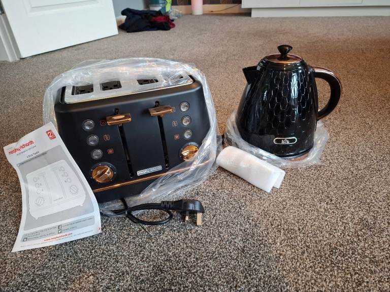 4 slice toaster and kettle