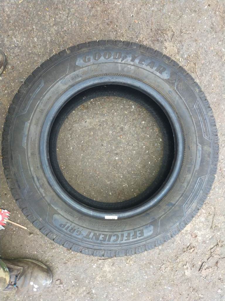 Tyre 215/65/16