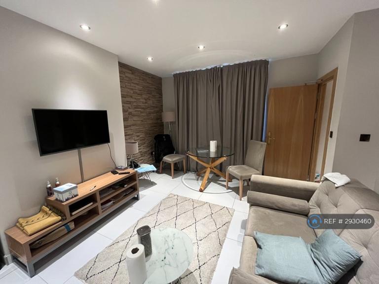 Studio flat in Butts Court, Leeds, LS1 (#2930460)