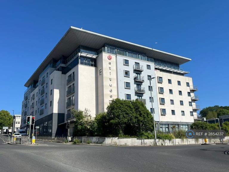 2 bedroom flat in Albert Road, Plymouth, PL2 (2 bed) (#2854237)