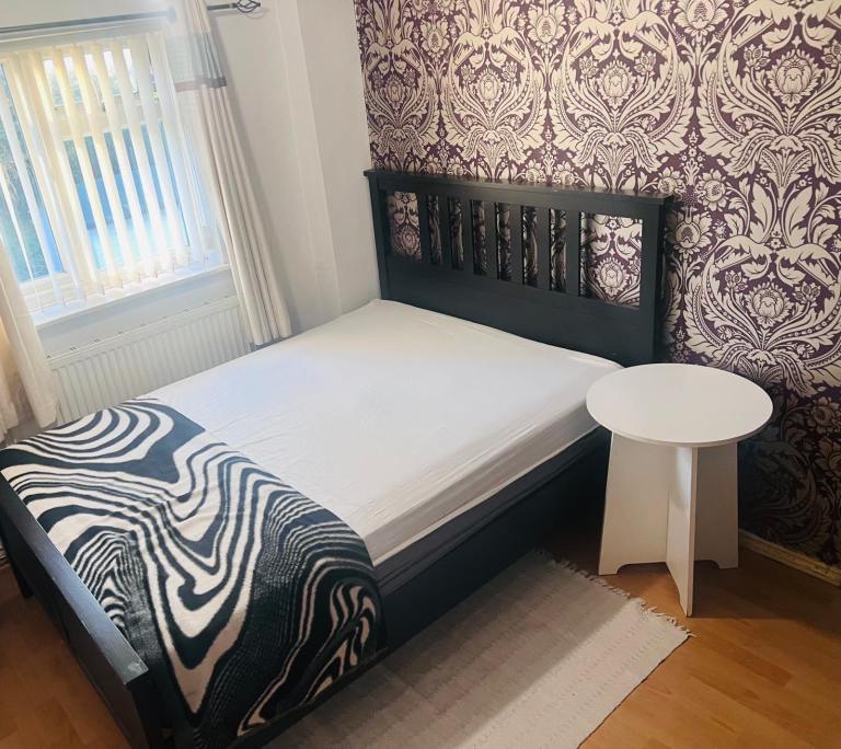 Room to rent near Slough train/bus station