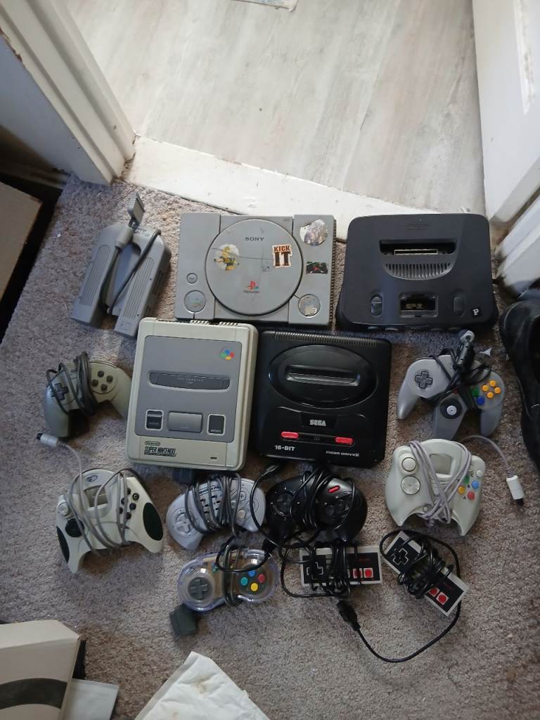 Retro console joblot sega nintendo playstation