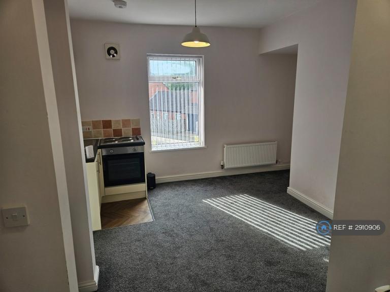 2 bedroom flat in St. Johns Crescent, Darlington, DL1 (2 bed) (#2910906)