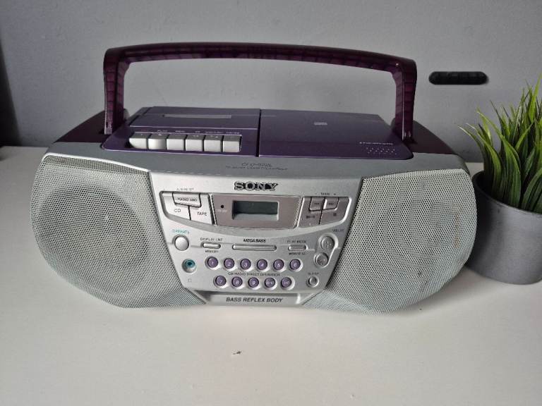 VINTAGE SONY CFD S22 CD/RADIO/CASSETTE/BOOMBOX 