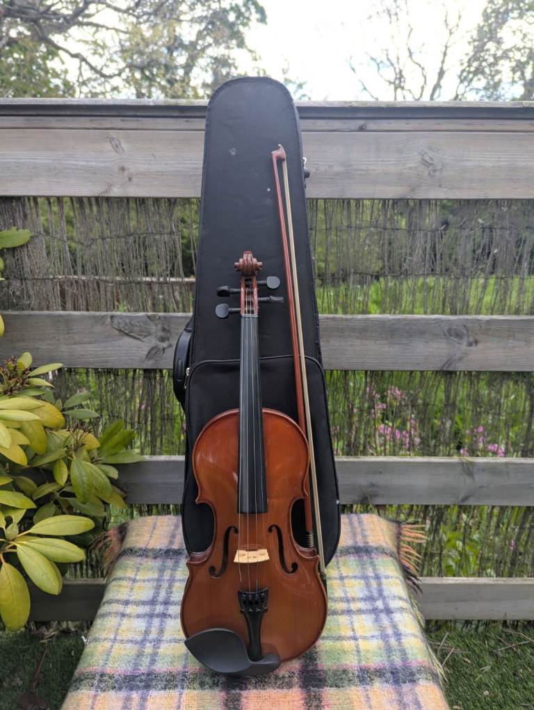 Full size violin and bow
