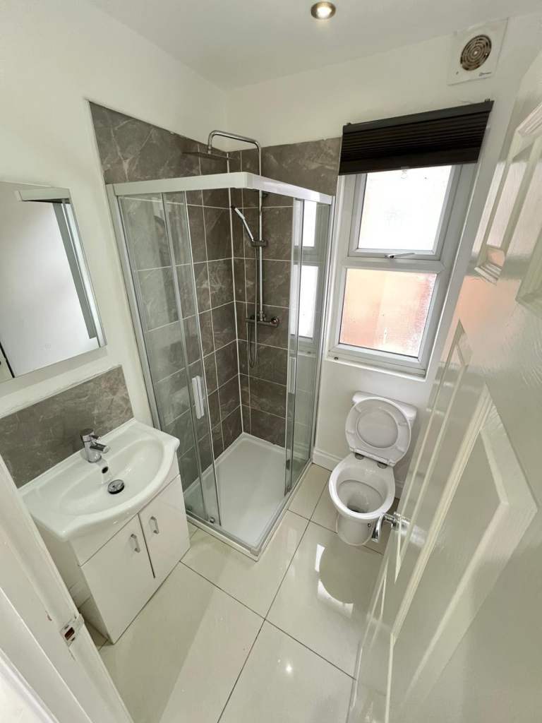 Self Contained Studio-3 CR7