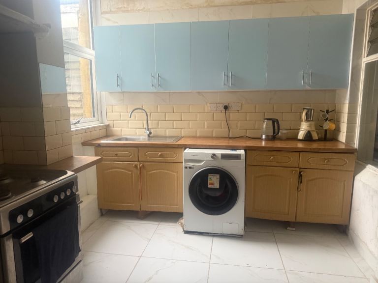 A single bedroom available for rent near SN1 3PH Swindon, includes all bills