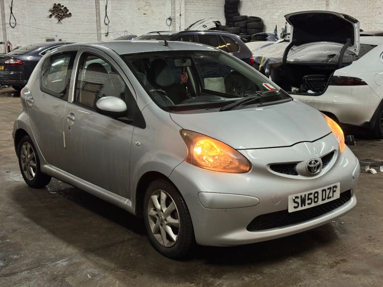 Toyota, AYGO, Hatchback, 2008, Manual, 998 (cc), 5 doors