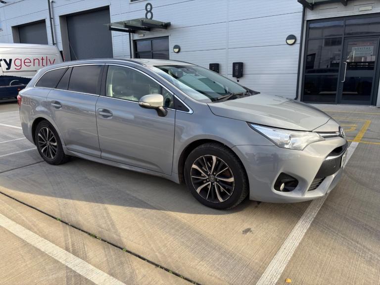 2018 Toyota Avensis 2.0D Business Edition Plus 5dr ESTATE Diesel Manual