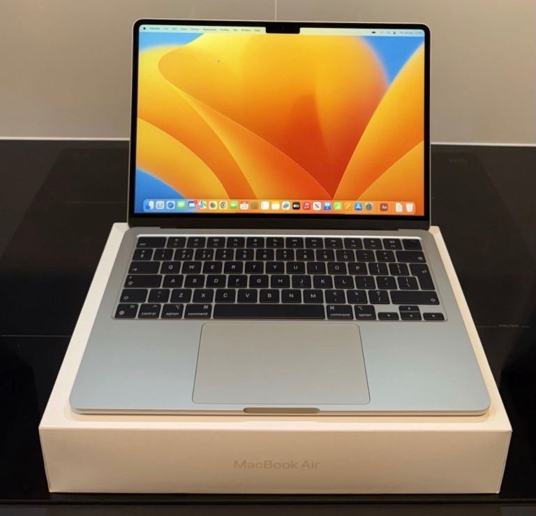 Apple MacBook Air M2 Laptop - Silver, Excellent Condition