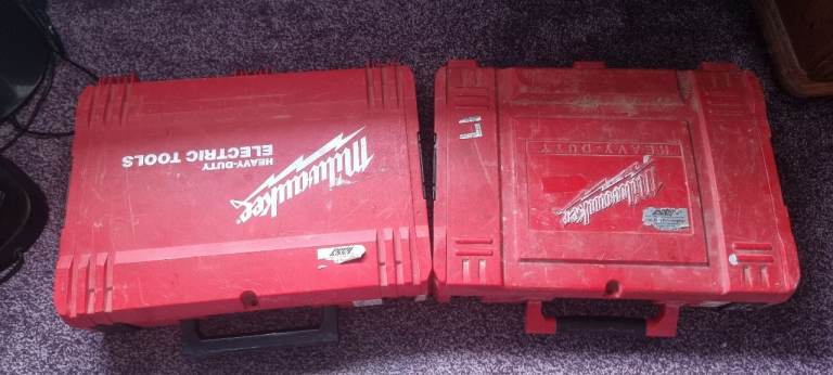 Milwaukee Power Tool Kit – Drill, Impact Driver, Charger