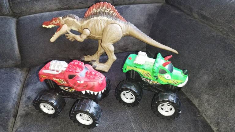 🦖 Dinosaur Toys Set – Monster Trucks + Large Dinosaur
