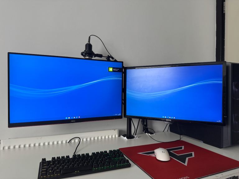 High-End Gaming PC Setup – RTX 4070 SUPER + i7-12700K + 240Hz Monitor