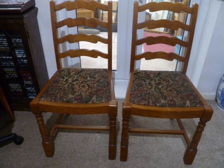 4 Robust Solid Wood Old Fashioned Chairs (£4.99 Each or £18 For 4)