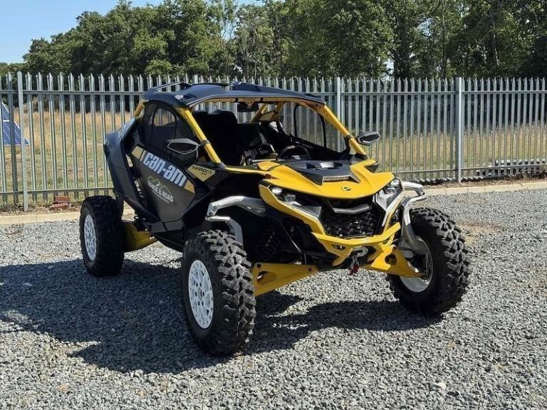 Can-Am Maverick R SAS