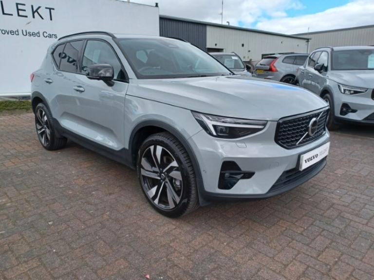 VOLVO XC40 2.0 B4P Ultra Dark 5dr Auto