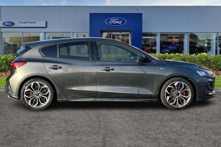 2024 Ford Focus ST-LINE X | Heated Seats/Wheel | B+O Audio | Sync 4 Touchscreen Navigation  Hatch...
