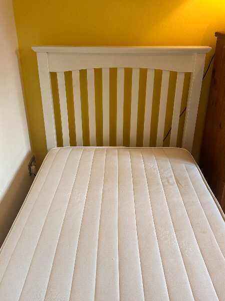White Wooden Single Bed with Pull-Out Guest Bed and Mattresses