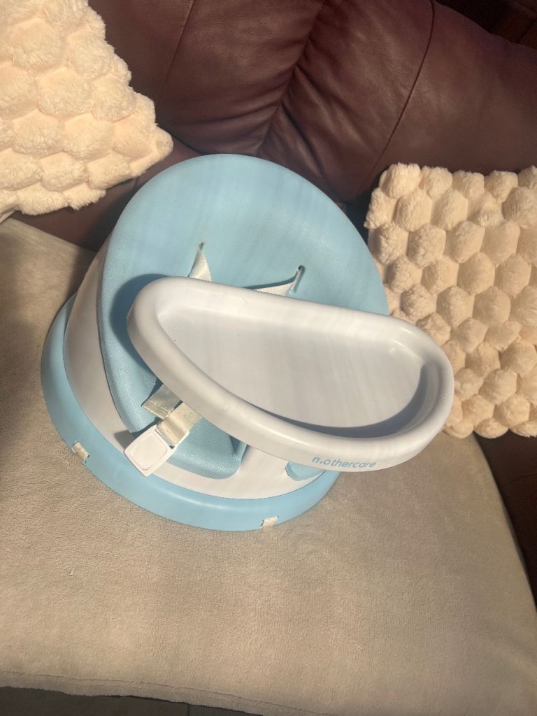 Bumbo seat 