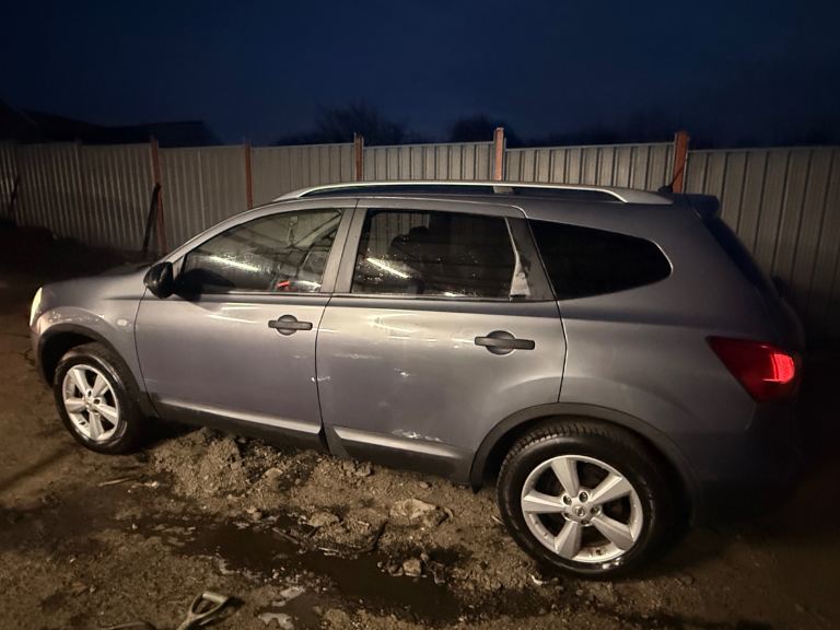 Nissan qashqai+2 full pan roof 7 seater £995 