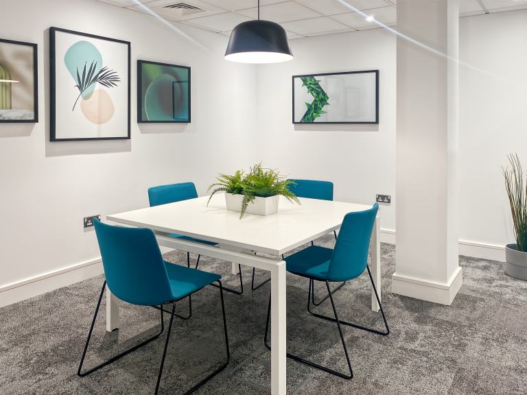 Belfast - BT27SL \ Upgrade to a Larger Office for Up to 15 Desks